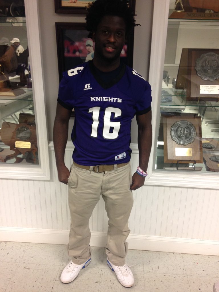 thatboypuckett's tweet photo. I'm proud to announced that am verbally committed to Middle Georgia State @mock1230 @CoachTrist 😈💯 #Knightlife16 https://t.co/iLW9Ewidxh