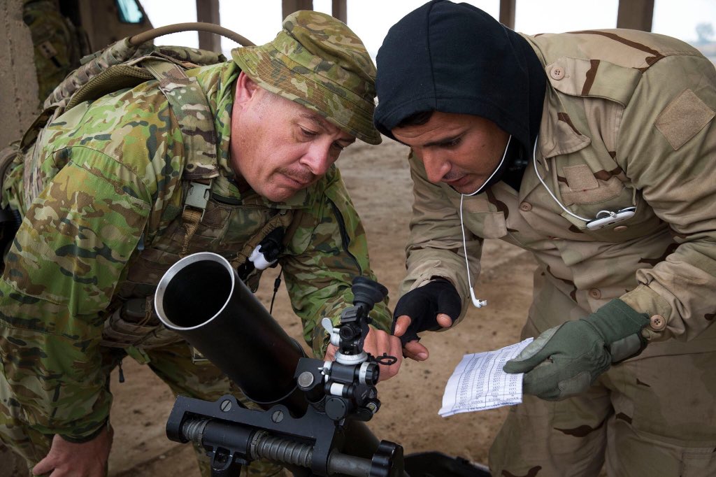 تدريبات الجيش العراقي الجديده على يد المستشارين الامريكان  - صفحة 2 CZw03LmWkAE-YHj