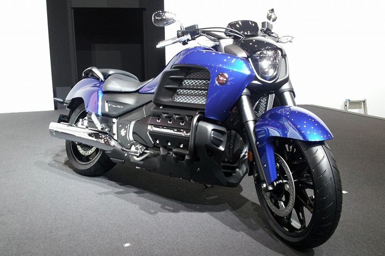 まこと らぶうね 今調べたら ホンダゴールドウイングf6cは ミニカーとかプラモデルは出てないみたいだから 仮面ライダー1号 のネオサイクロン号がs H フィギュアーツで出たら 初のモデル化ってことになるんじゃないの T Co Dsx2inxngp