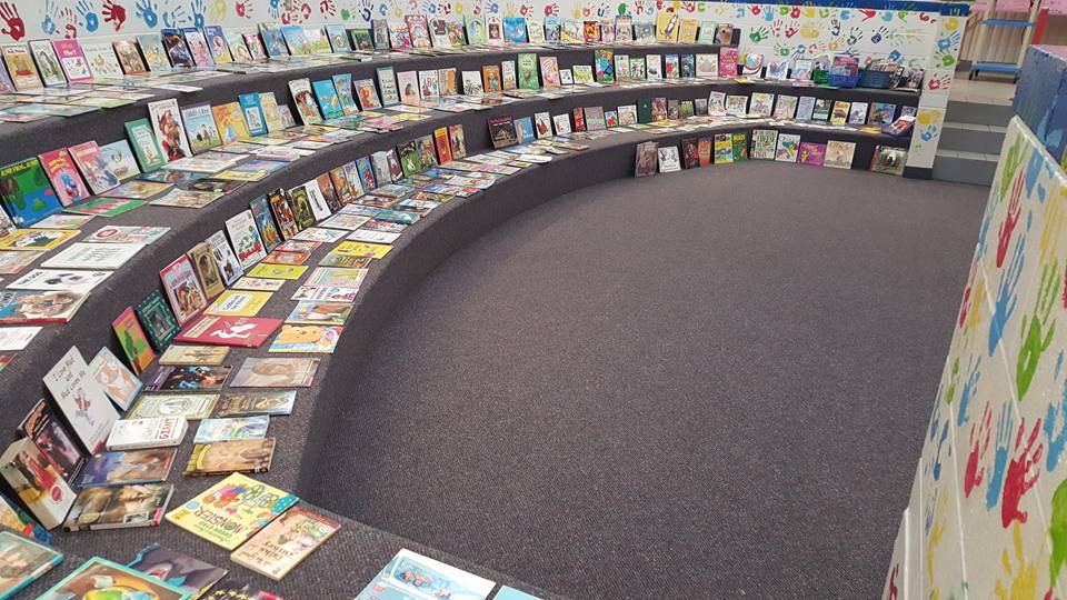 MsBarringtonCG's tweet image. Swap a book at Family Literacy Night from 6-7. Get something new to you! @TimberleaSchool @FMPSD #whytimberlearocks