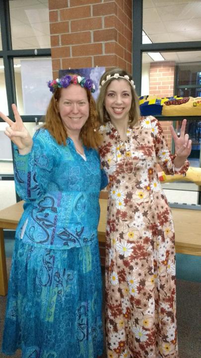 lgad68's tweet photo. Doing research with 6th graders for the Decades project. Happy 60's!#bethebest #tlap @LGMSWolves https://t.co/bR7feoEvyH