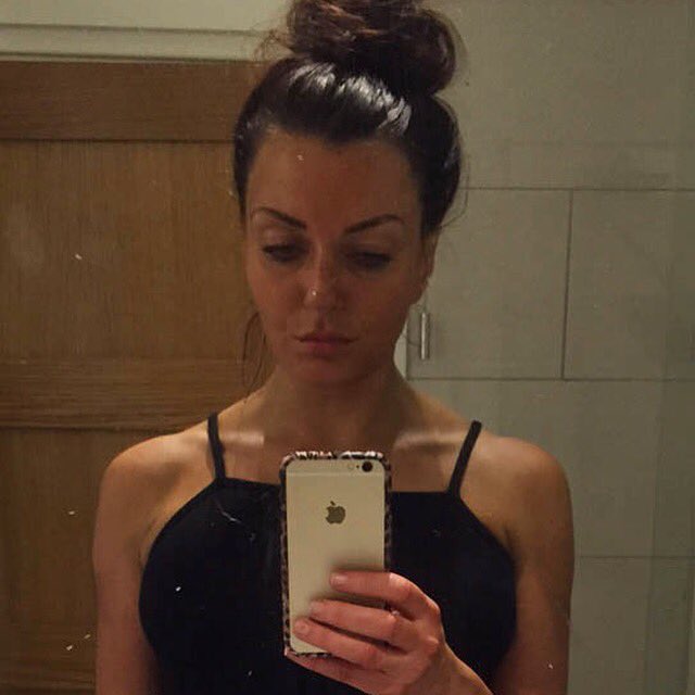 Lorna_Jayne_'s tweet photo. @GorgeousBronze totally impressed with your tanning range #beautyblogger https://t.co/Wk0MyKEs7A