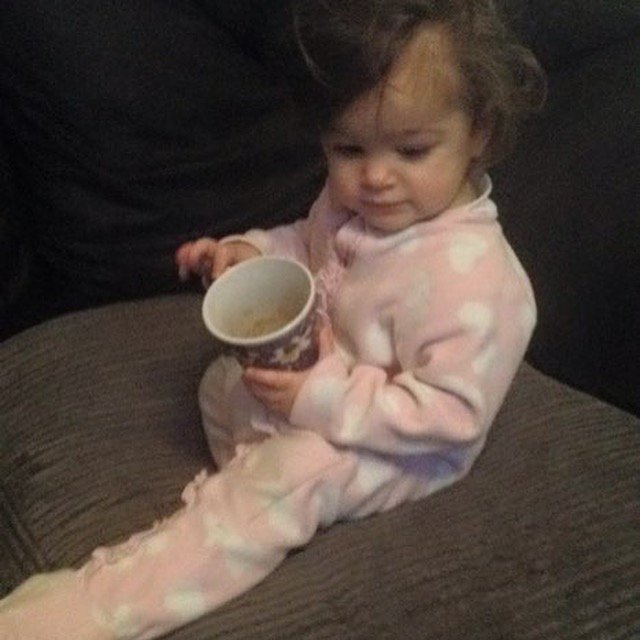 Dawnyleic30's tweet photo. Ellie enjoying a morning cuppa 😍 https://t.co/YztZ0nUo9z