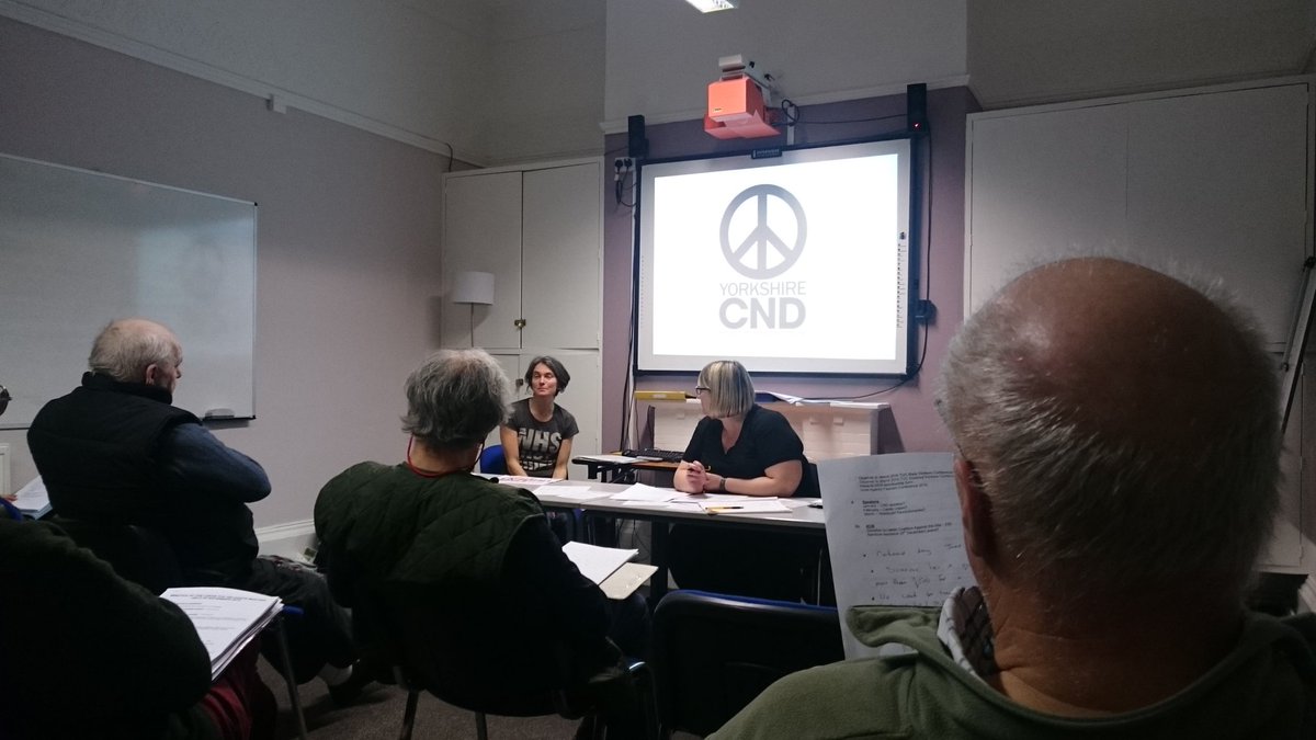 Kath Bann from <a href="/YorkshireCND/">Yorkshire ☮️</a> speaking at <a href="/LeedsTUC/">Leeds Trades Council</a> delegate meeting #Trident
