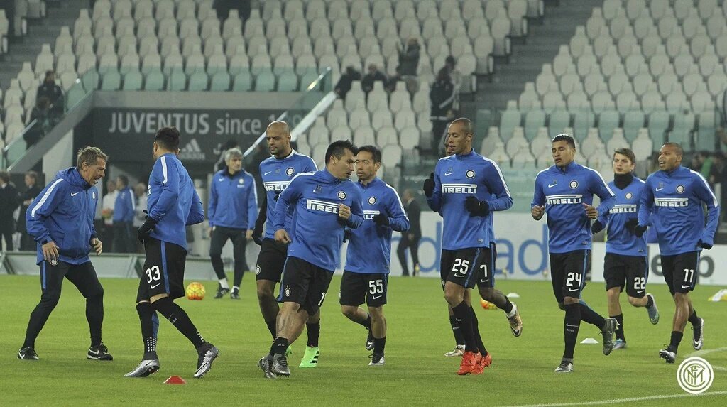 Inter_id's tweet image. Pemanasan menjelang #JuventusInter pada semifinal #TIMCup. #forzainter!