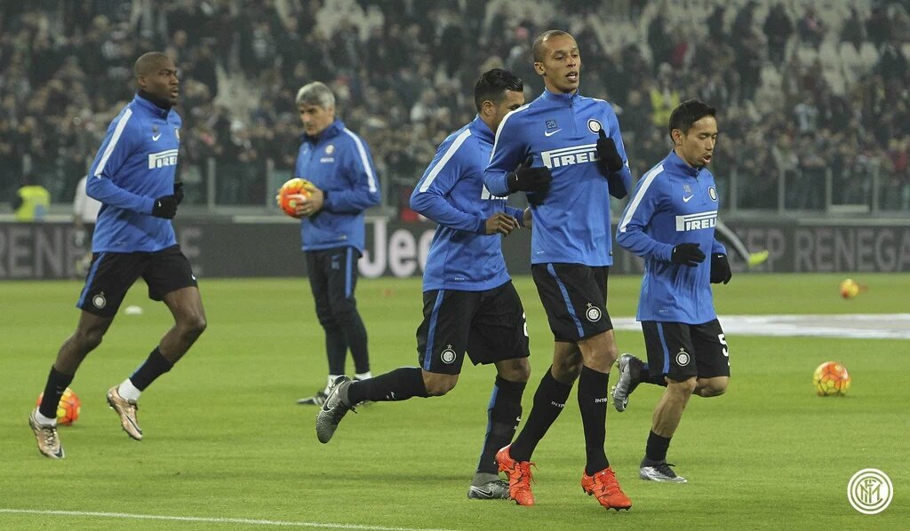 Inter_id's tweet image. Pemanasan menjelang #JuventusInter pada semifinal #TIMCup. #forzainter!