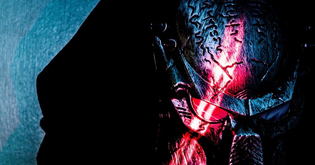 Jefffraleyphoto's tweet photo. predator them #sifi #movie #masks #photography #lightpainting #predator #light https://t.co/kqjTSOBx6M