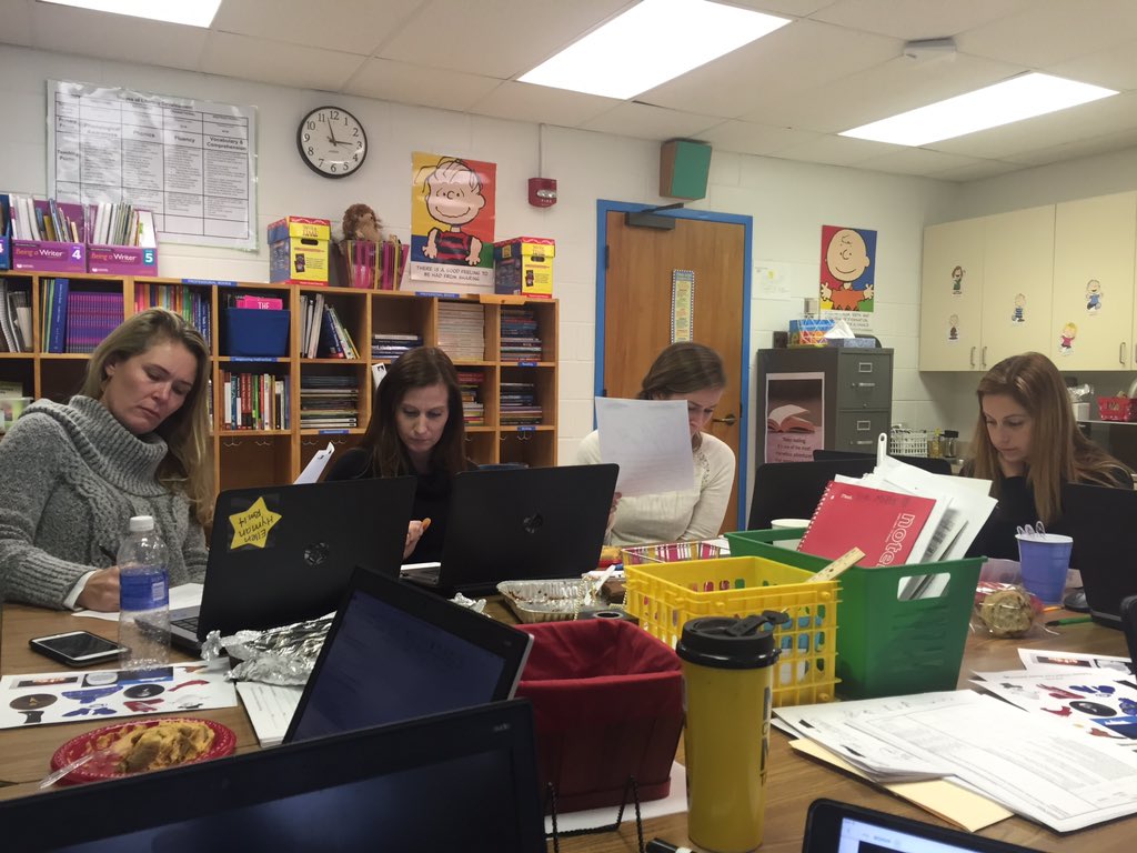TechTeachVB's tweet photo. Targets, feedback, and goals oh my!  @TESSeagulls #balancedassessment #reflectonlearning https://t.co/dzXV1TdUks