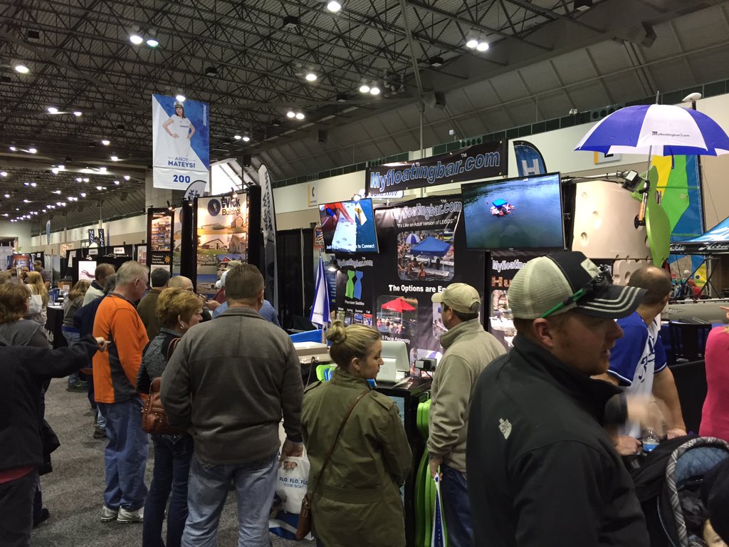 myfloatingbar's tweet photo. Beat the crowds today @LouBoatRVShow @myfloatingbar https://t.co/osCOZ3bdBF