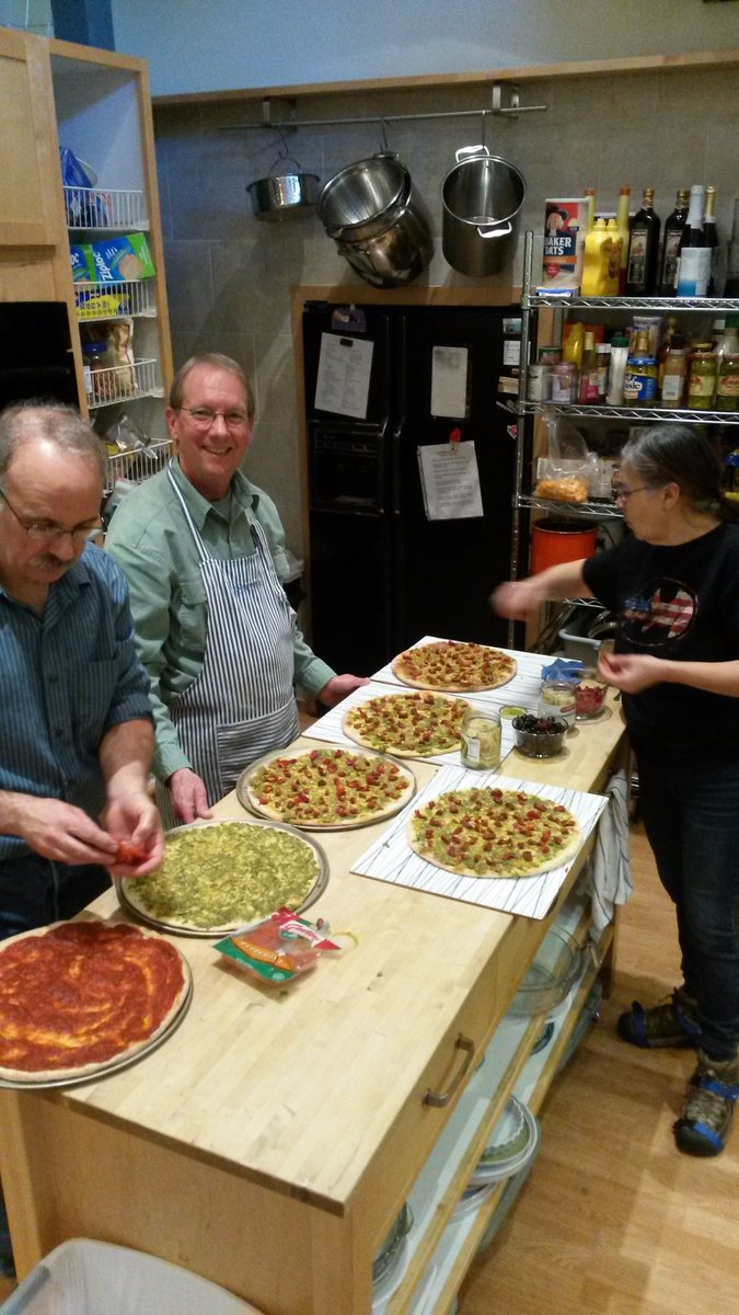 EnsembleDesigns's tweet image. Ken is making pizza!  #EnsembleCafe