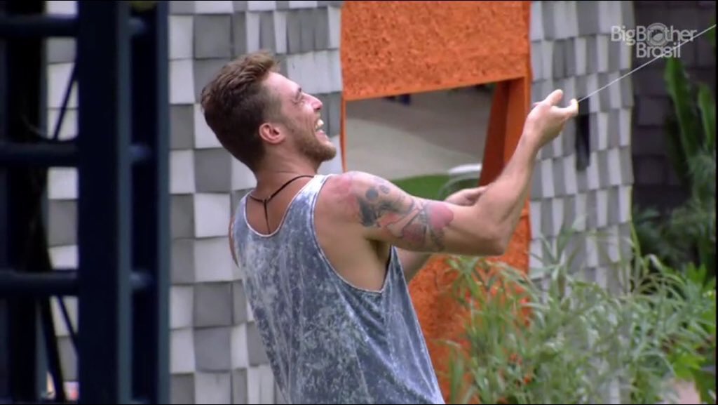 imkahc's tweet photo. Bichinho feliz é bichinho em paz #BBB16 #Diego2.0 https://t.co/eWq0wdMXgo