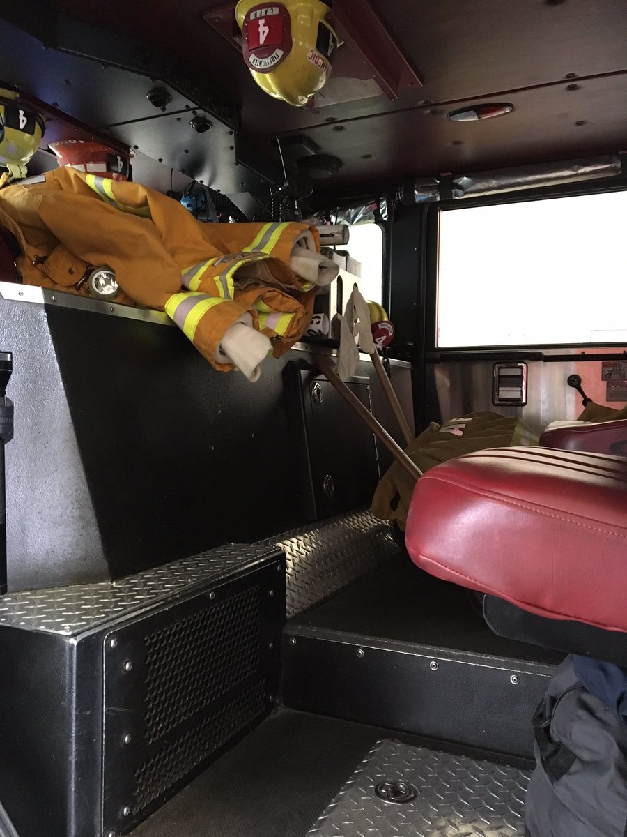 LAFDtalk's tweet photo. #LAFDFFLife  Each FF sets up their gear in a specific way, every time = 'routine'. What's your routine? https://t.co/U2NYmQrJ4A