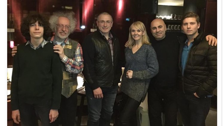 Теперь я знаю, 
            кому поёт
                        певица Валерия.