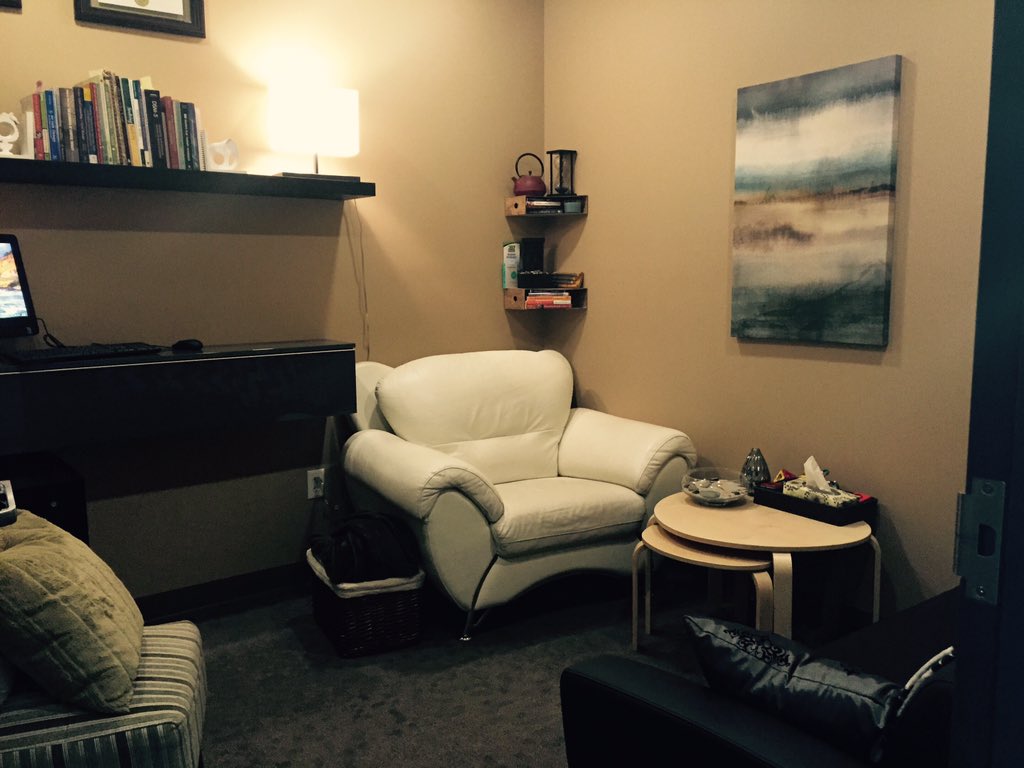 dr360wellness's tweet image. Come and check out our therapy spaces at 360 Wellness from 6-8 tonight! #BellLetsTalk Day. #sprucegrove