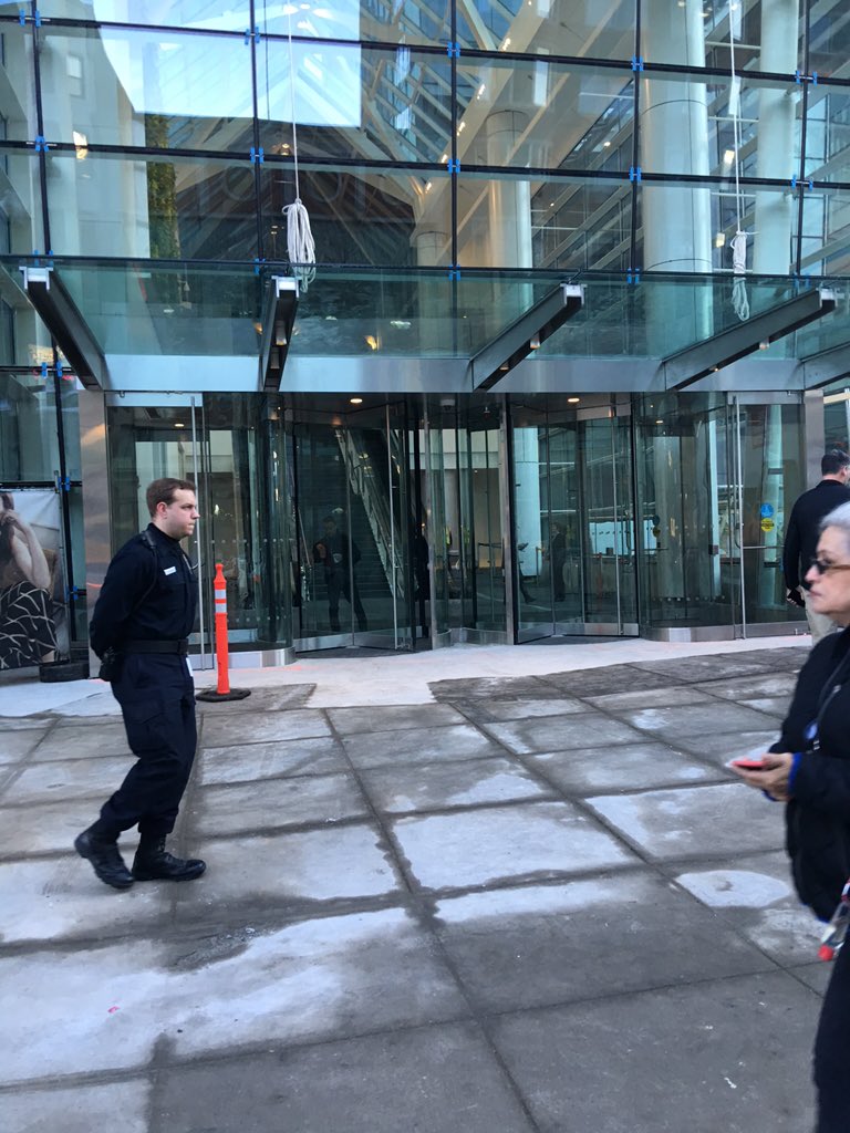 CZwXxJSWYAUlxI7.jpg:large