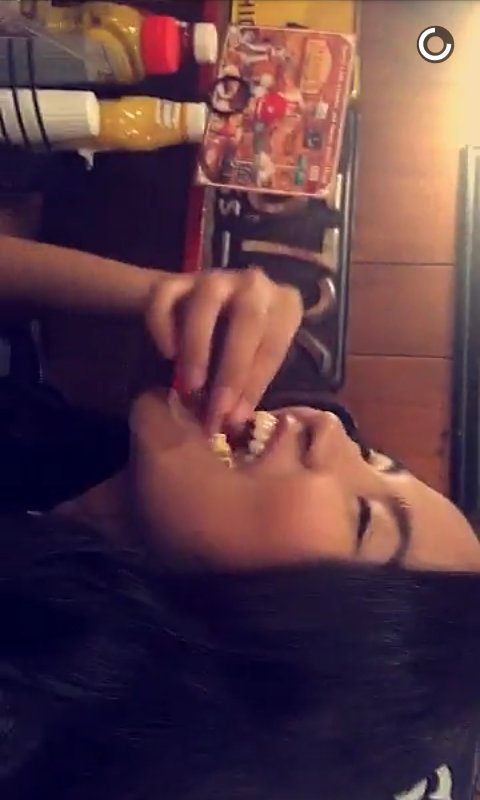 taliaindeekitch's tweet photo. @MariaJQuezada @marikadumancas yayy! U guys #reunited ! #snapchat #jaxons https://t.co/ndwTvO7Qd7
