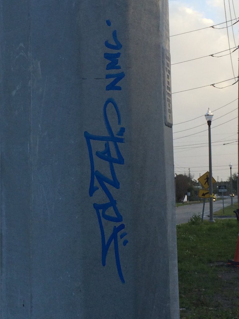 LeeBAtkins's tweet photo. Tag hunting :) #street #art #streetart #graffiti #hubt #art #leelee #ileelee :) xx https://t.co/Z9yXNr5Lv2