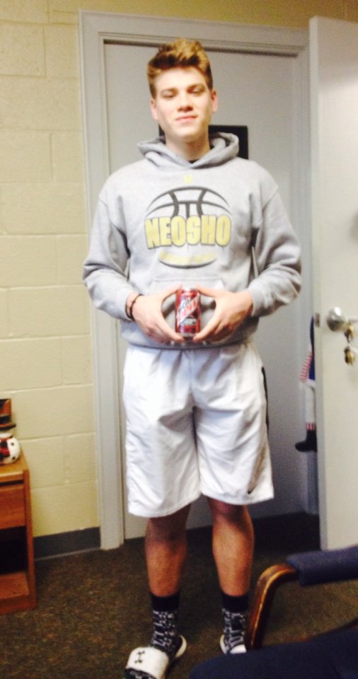 Coach Horn  rewarded Brady. One kind act deserves another!  #mhskindness