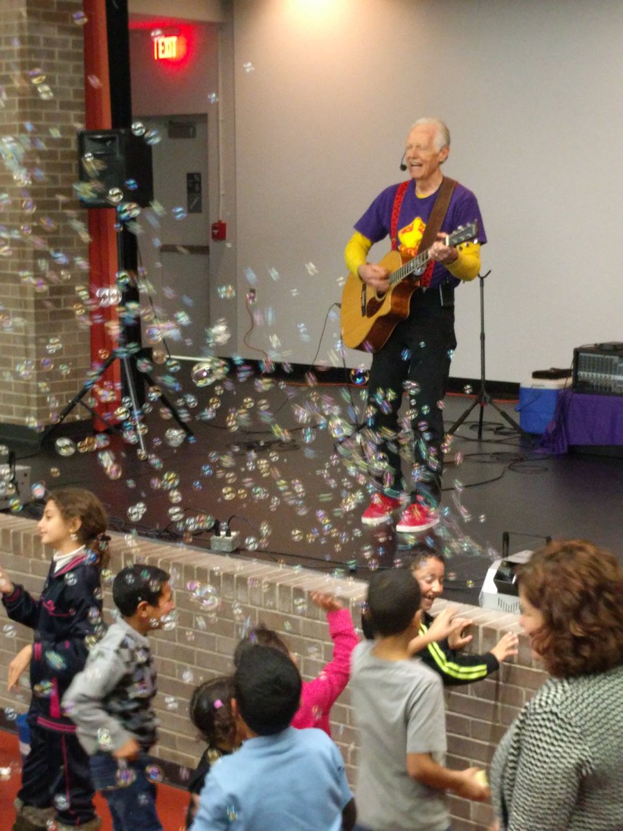 KitchLibrary's tweet photo. A huge thank you to @ericktraplin, who performed for Syrian newcomer children today. Fun never needs translation! https://t.co/6gX6hrZb6z