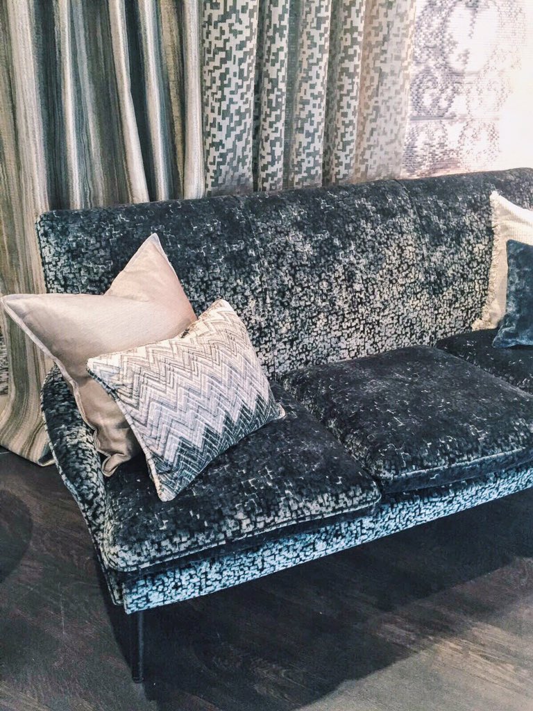 JaneBatesIntDes's tweet image. Loved these sumptuous fabrics in the @Romo_Fabrics showroom @DesignCentreCH