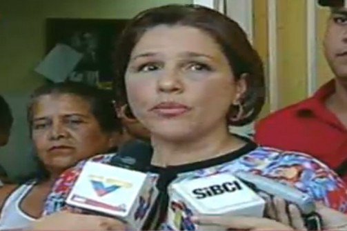 PK2noticiosos's tweet photo. Ministra de Salud Luisana Melo "La escasez de crema dental existe porque la gente se cepilla tres veces al día" https://t.co/HASrqvKXto