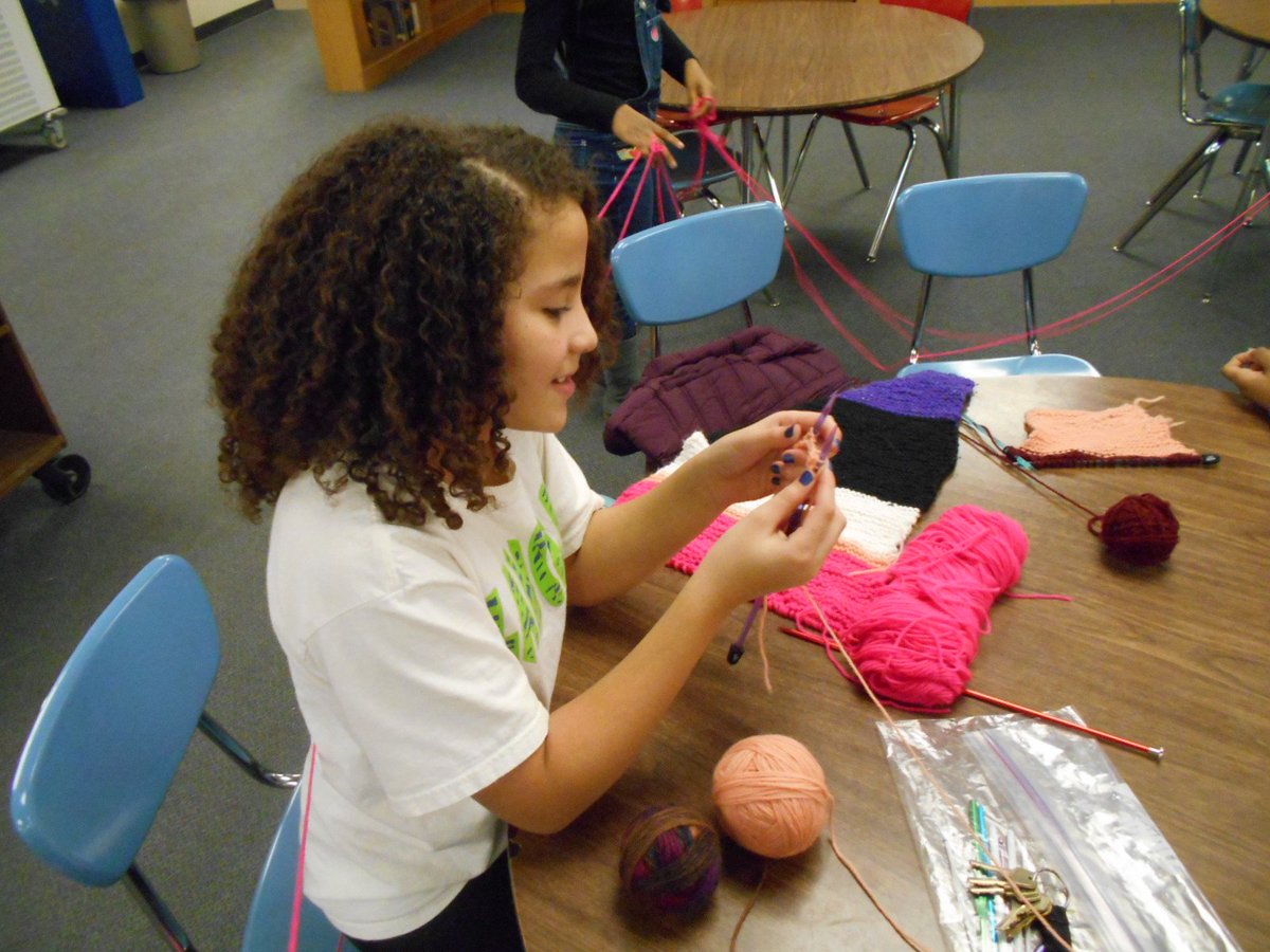 SennettLibrary's tweet photo. Good times at Knitting/Crocheting club today! #SennettShines https://t.co/ESEKBqSjxi