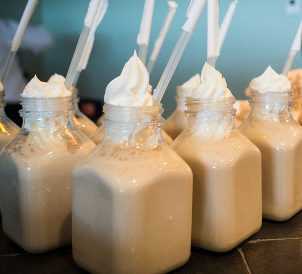darrenrovell's tweet image. Atlanta Motor Speedway selling Peanut Butter &amp;amp; Jelly shakes &amp;amp; Cherry Coke pulled pork sandwiches (H/T @A_S12)