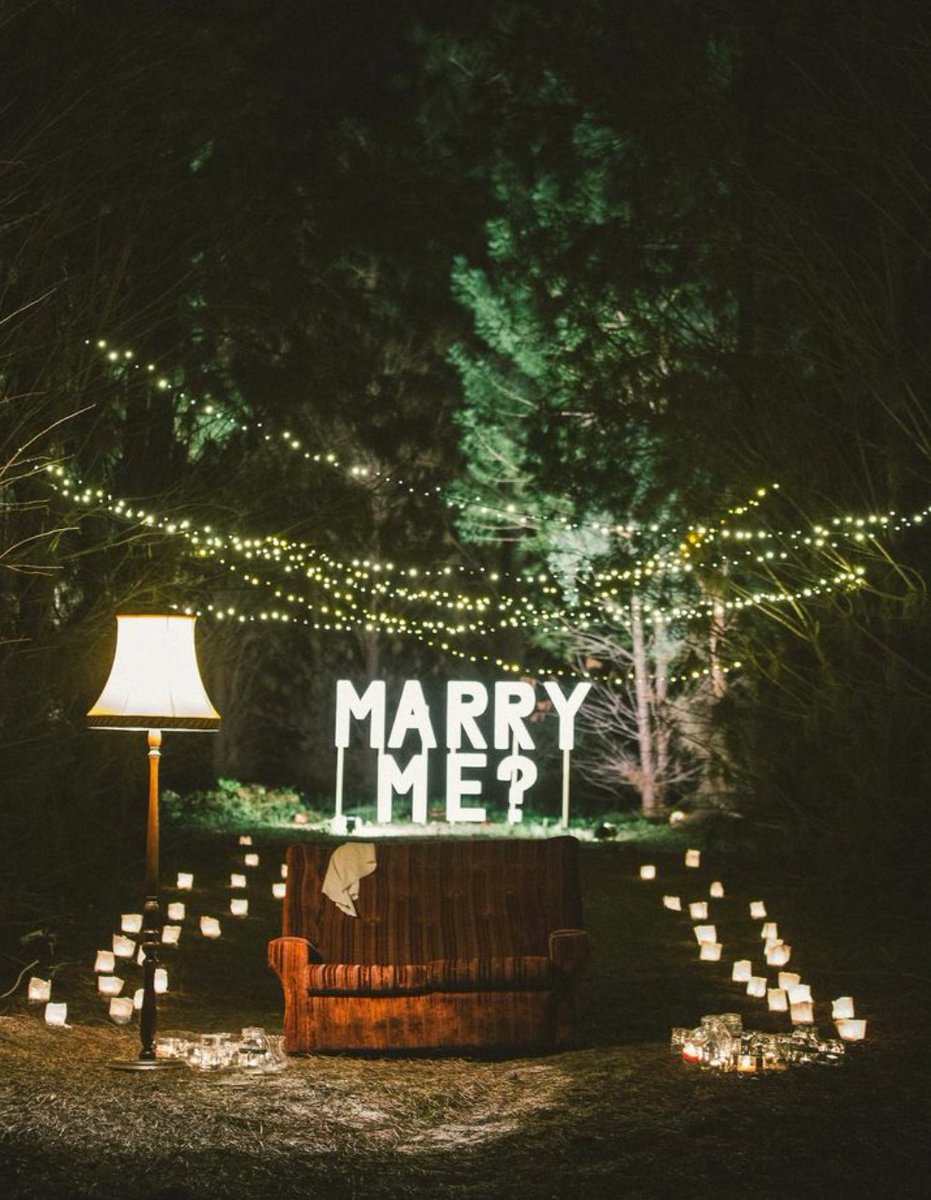 MarriedIntimate's tweet image. Quirky, romantic, sensitive , cute.