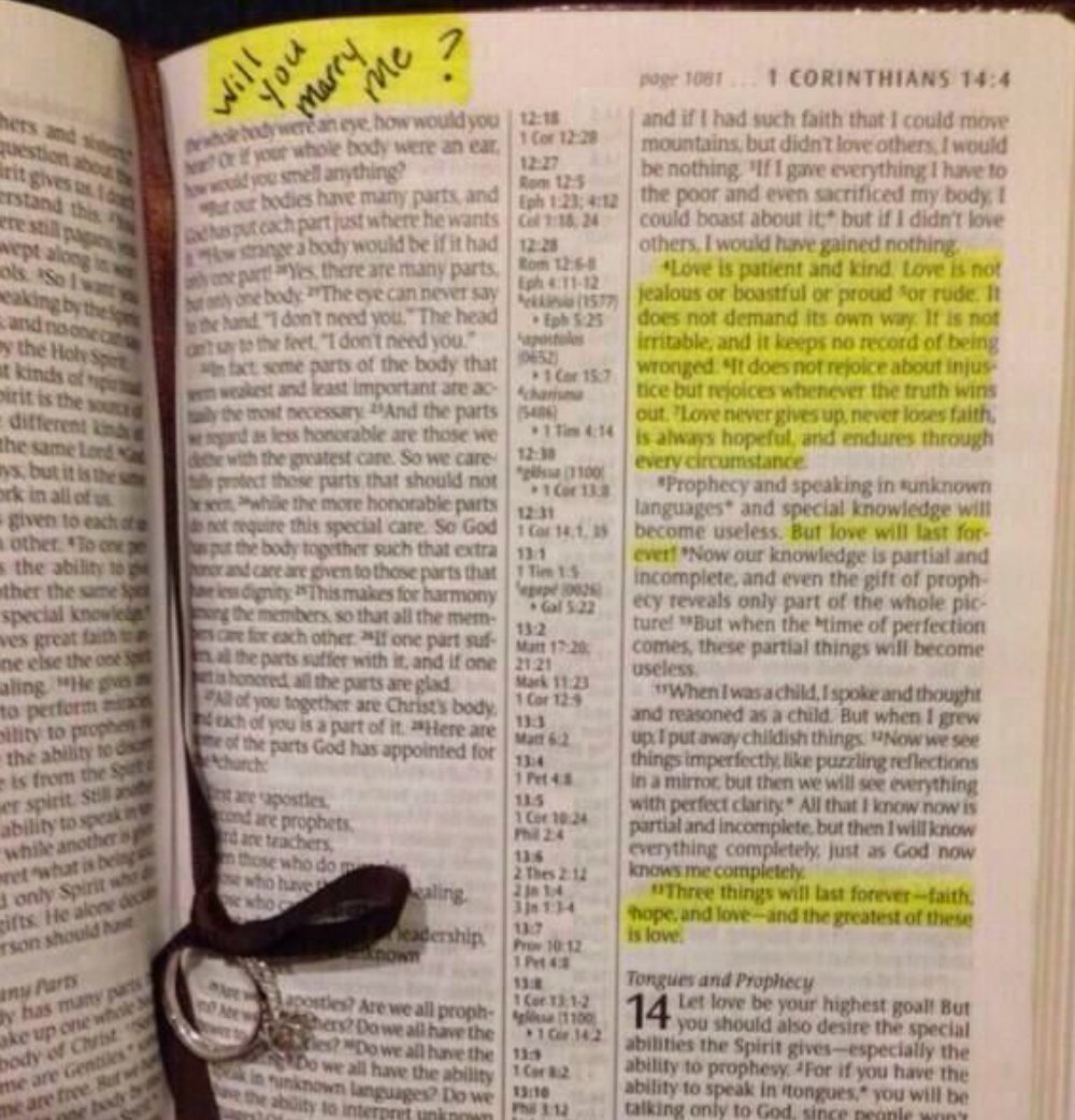 MarriedIntimate's tweet image. Quirky, romantic, sensitive , cute.