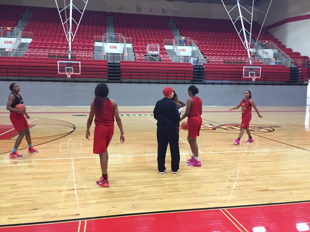 TimCiesco's tweet photo. Next -- the @SGPHS Lady Warriors get a lot of wins. Now their coach looks to continue that tradition fighting cancer https://t.co/Z6uw9gGF1u