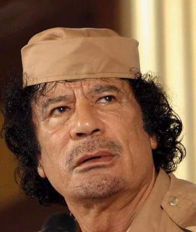 SertaweSrirt's tweet photo. كنت في الأرض كل البشر ﺳﻴﺪﻱ ﻭكأنّك درب بغير انتهاءٍ .

#kadhafi https://t.co/Egvne6nQ5n