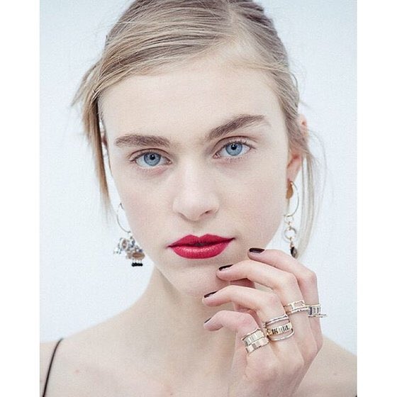 All the right #accessories —red lip included💋 @Dior