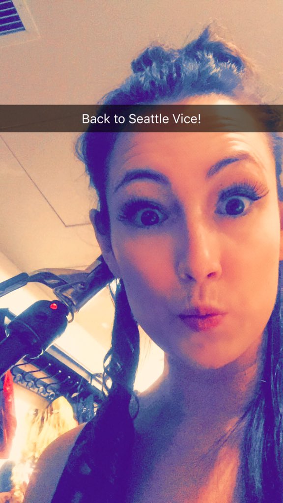 RachelDelmar's tweet photo. If we have this much fun backstage at #SeattleVice @TheTripleDoor don't you wanna see what we do onstage?! https://t.co/jT7HWIRHT5