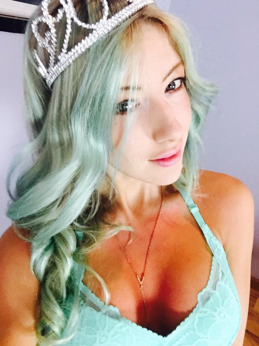 My dentist told me I need a crown☺️ MFC right meow https://t.co/b9AkmhXjmU https://t.co/mODdqwTEUr<a href="/tag/mvsales"class="tags"><span>#mvsales</span></a>