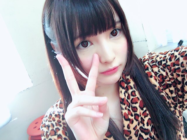 みなさんお久しぶりです！  桃太郎映像さんで撮影なう♡ https://t.co/733Qy0noRJ
