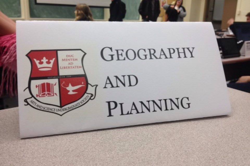 Queen's GPHY DSC tweet media