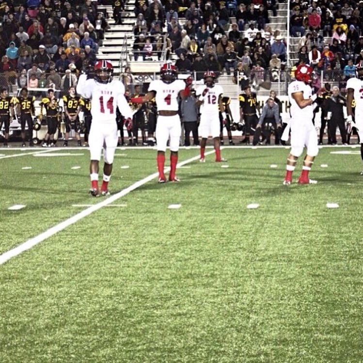 _LarryB_'s tweet photo. Fooling @YoungPimp16 @Wag_HeChilling_ @__Chillin__ #JFL #FTB #throwback #HOLLAAAAAAAA https://t.co/qMFitKuuC7