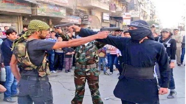FrenchieJA's tweet photo. Je te tiens tu me tiens par la barbichette en mode Daesh... https://t.co/ydiV3DYbJ9