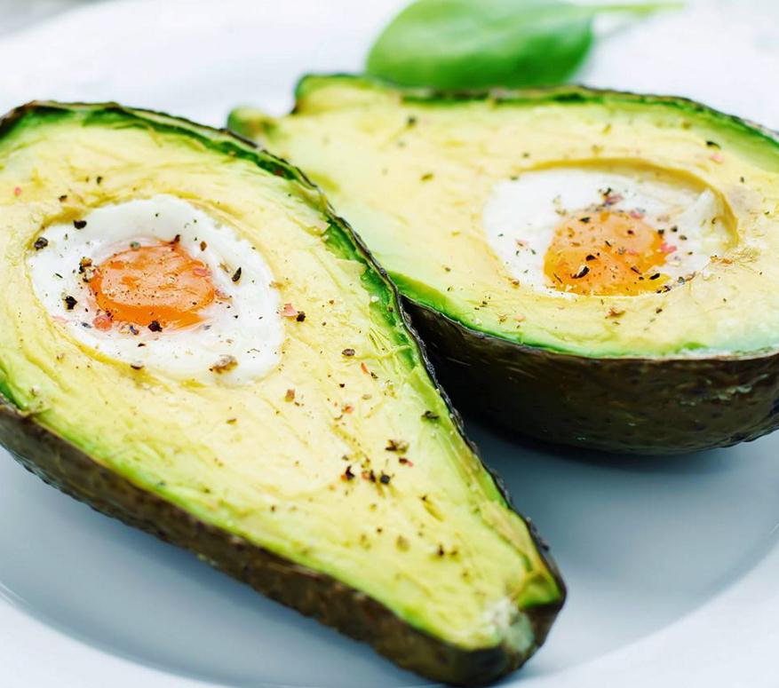 BolthouseFarms's tweet image. We love to crack an egg into an avocado &amp;amp; bake at 425 for 20 mins. YUM! #FreshTips