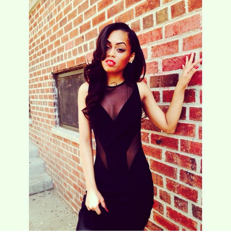 Trillestbitch__'s tweet image. Who taking me too they prom? 👀 not going to mine #class2k16  😍