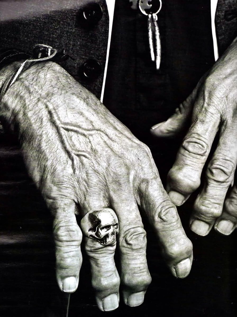 StevenGilbert's tweet photo. @keanesurf When your fingers look like Keith Richards' fingers you will know you have arrived. https://t.co/F5eM20VI4l
