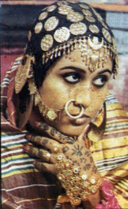 O Xrhsths ثقافة سودانية Sto Twitter Jdla Sudan Ese Traditional Bride Hair Dress الجدلة اهم ما تتزين به العروس في الزواج التقليدي في السودان Https T Co Vfuxqvbk6s