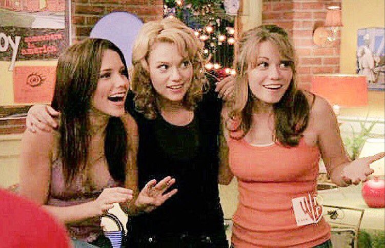 OTHdiary's tweet photo. Every retweet/tweet with #BellLetsTalk, 5¢ goes to mental health initiatives. How many RT's can One Tree Hill get? https://t.co/OZSP2rI7j4