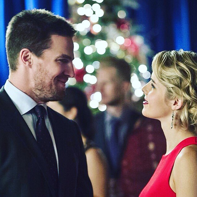 mxgnusbanee's tweet image. RT IF YOU SHIP THE GREEN ARROW AND OVERWATCH #Olicity