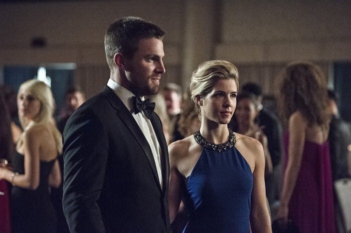 mxgnusbanee's tweet image. RT IF YOU SHIP THE GREEN ARROW AND OVERWATCH #Olicity
