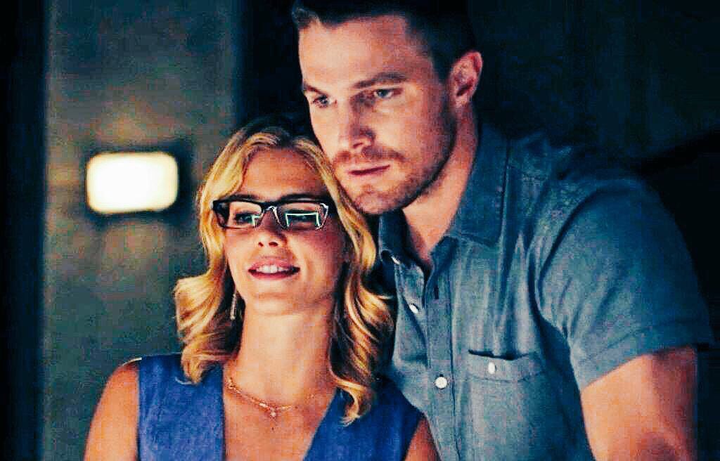 mxgnusbanee's tweet image. RT IF YOU SHIP THE GREEN ARROW AND OVERWATCH #Olicity