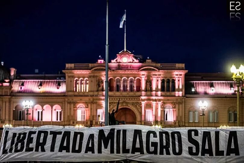 vdifiore's tweet photo. Si no hubiera #ApagonInformativo esta sería la foto de tapa de todos los medios #LiberenAMilagroSala https://t.co/1BiTSzseTd