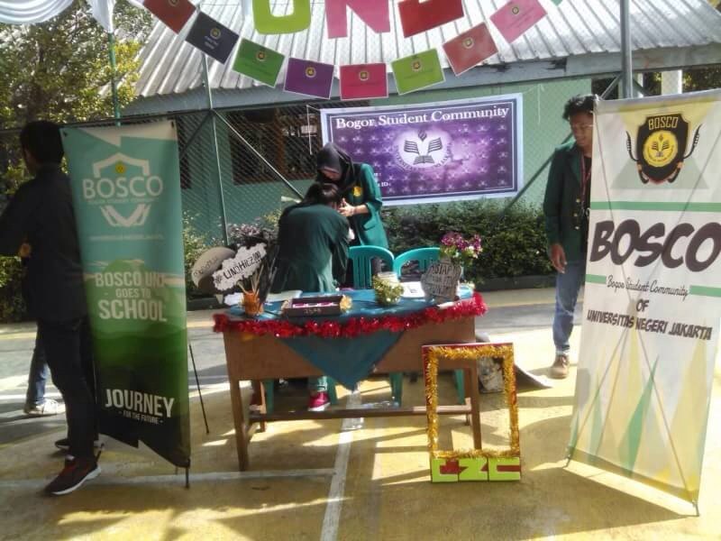 Ini stand kita di SMAN 6 Bogor, letaknya di ujung kiri. Mampir ya!
