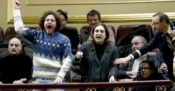 StopRepresionGr's tweet photo. Absuelto #IvanAbsolucion, activista antidesahucios perseguido por su lucha por el derecho a la vivienda. https://t.co/Ufbhky5ttZ