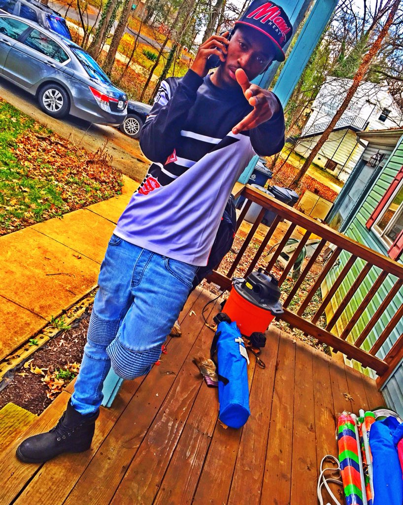 WishVonWasHere's tweet photo. Everyone Go Follow👣👣 Da Good Man💰💥🔫💨💯 @ThaRealOne_  @ThaRealOne_  @ThaRealOne_  @ThaRealOne_ https://t.co/frKRb6MYbc